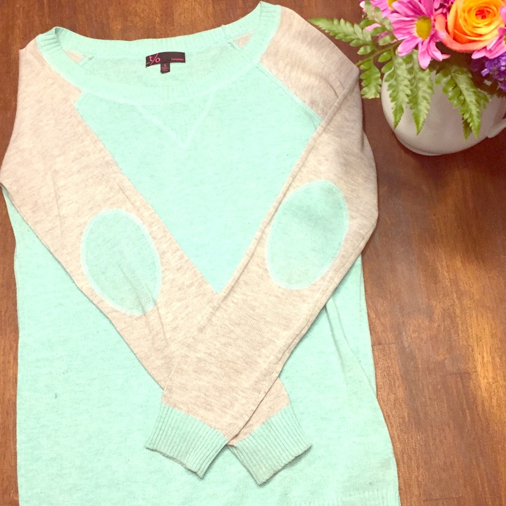 Sweater w elbow patches